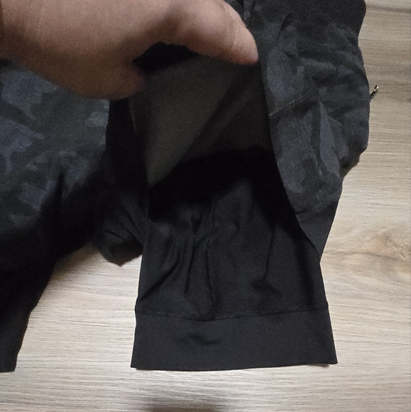 Lululemon Camo Pace Breaker Built In Biker Gym Workout Short Size L - Picture 3 of 14